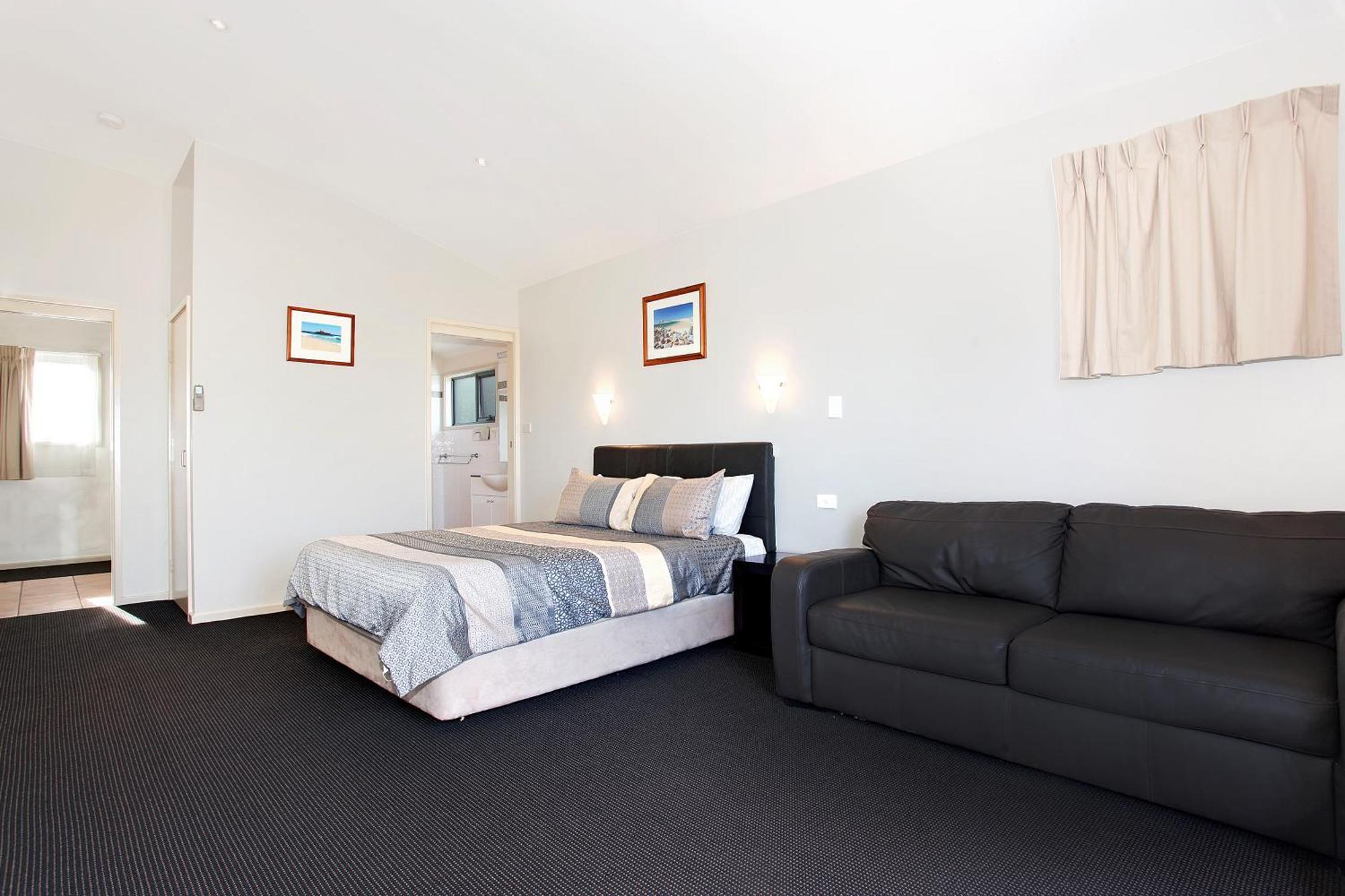 Travellers Motor Village Newcastle Room photo