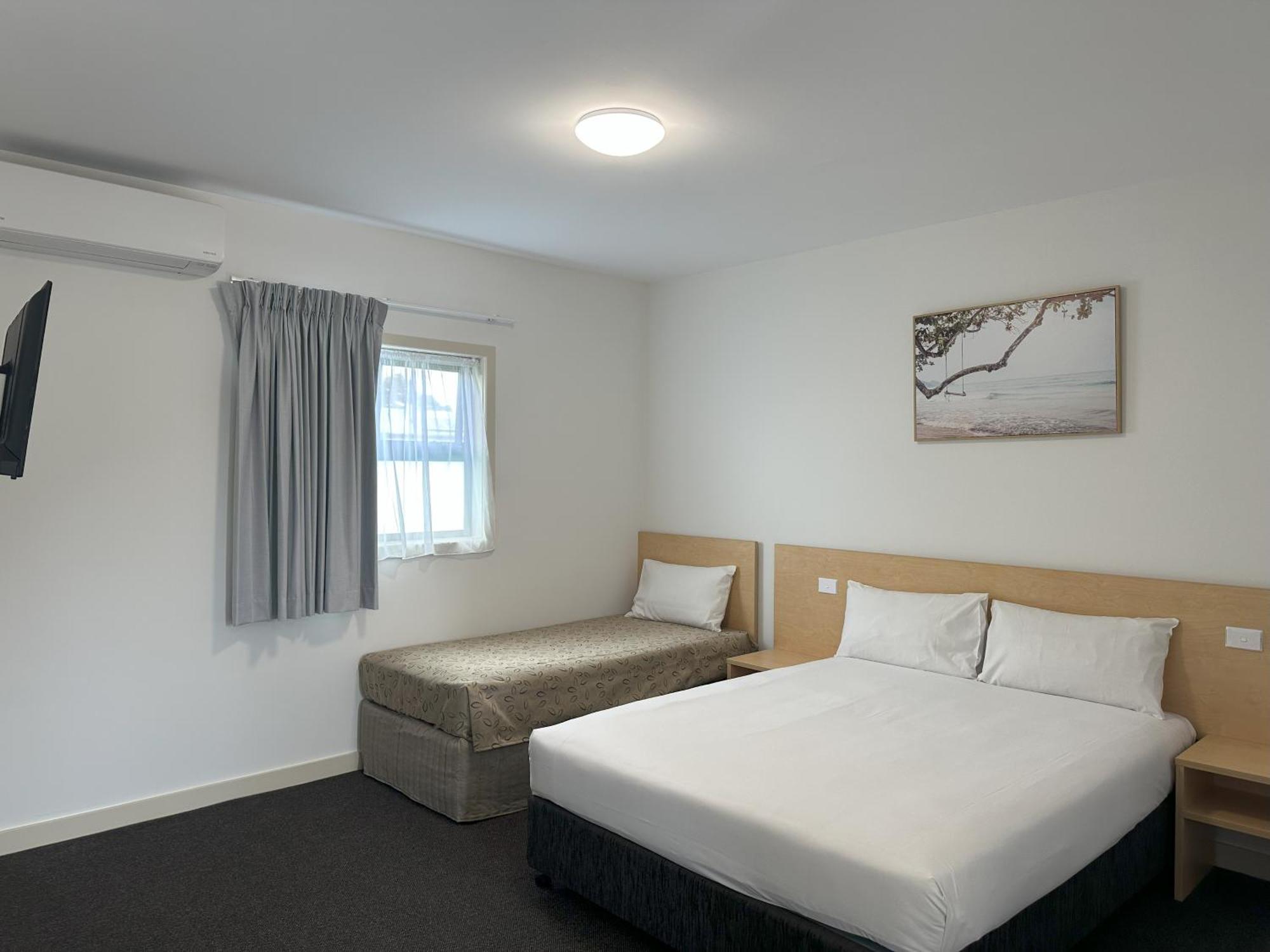 Travellers Motor Village Newcastle Exterior photo