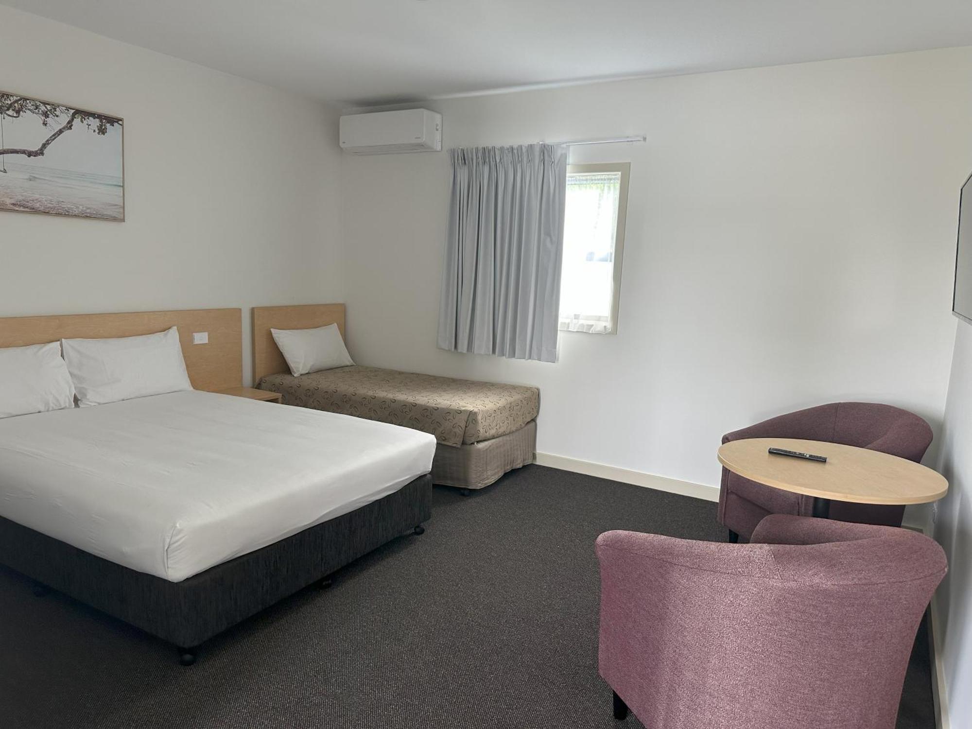 Travellers Motor Village Newcastle Exterior photo