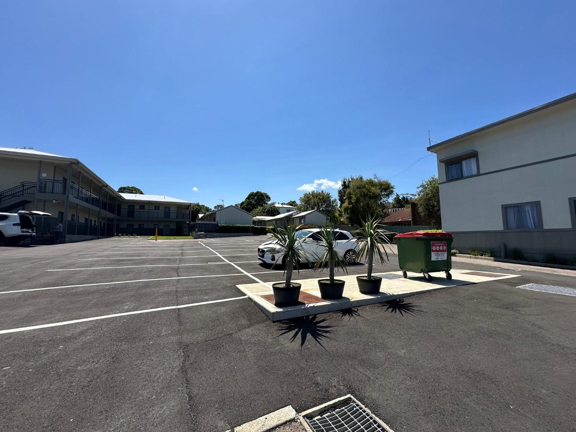 Travellers Motor Village Newcastle Exterior photo