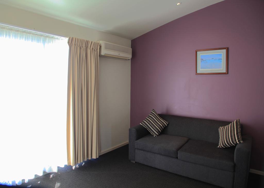 Travellers Motor Village Newcastle Exterior photo
